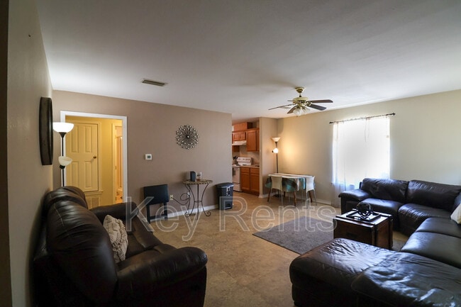 Photo - 405 E Palmetto Ave