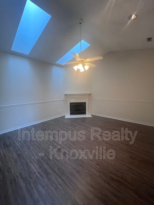 Photo - 813 Villaview Way