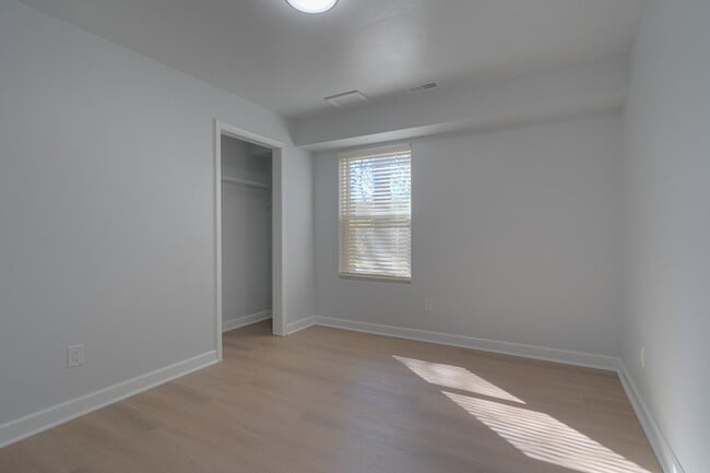 Photo - 208 Wharton St