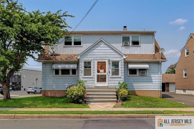 Building Photo - 52 St Ann St Unit 2nd F