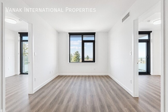 Photo - Brand New O2 Metrotown | 2 Bed, 2 Bath + Den Prime Metrotown Location