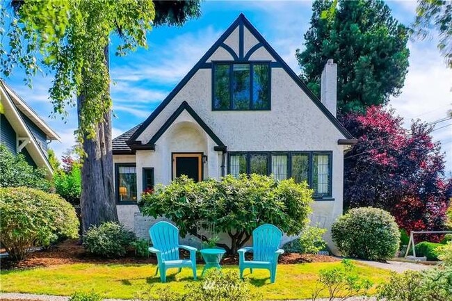 Building Photo - 6200 30th Ave NE Unit Bedroom 1