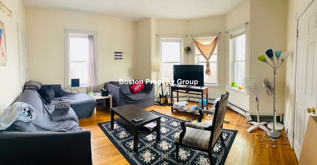 Photo - 137 Saint Alphonsus St Unit 3