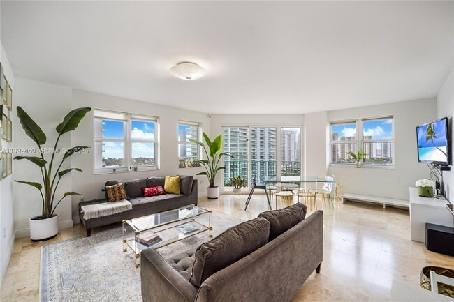 Building Photo - 20000 E Country Club Dr Unit 1211