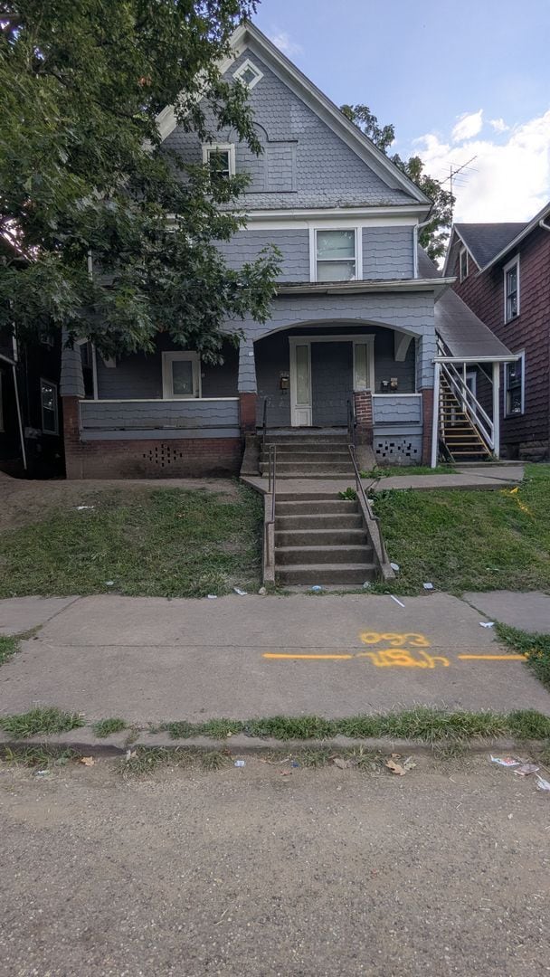 916 6th St NW Unit 1