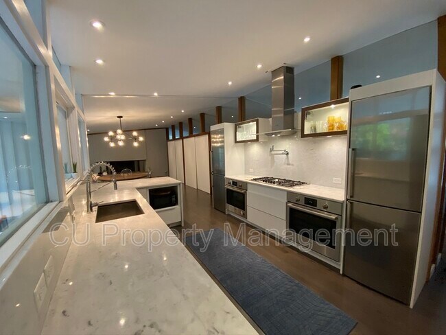 Photo - 2104 Zuppke Dr