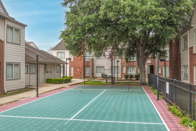 Basketball Court - The Taylor at 525