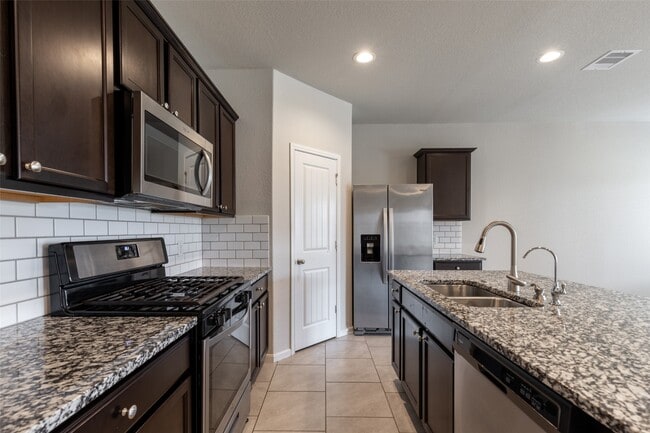 Photo - 3327 Sumac Dr