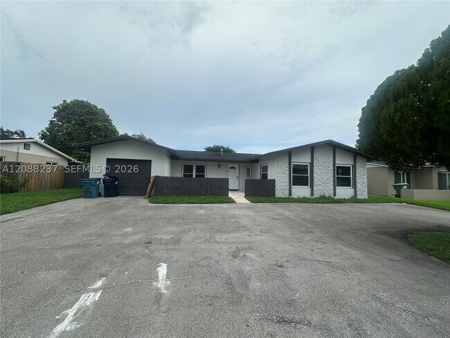 Photo - 11611 SW 122nd Ave