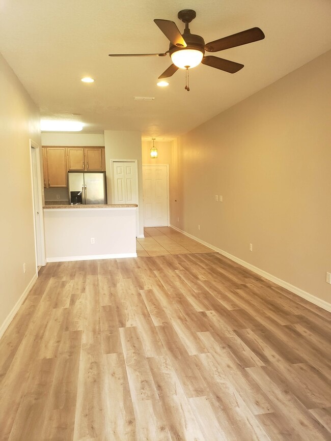 Photo - 469 Glastonbury Drive