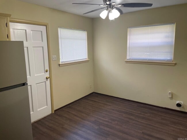 Photo - 216 Meadow Park Dr