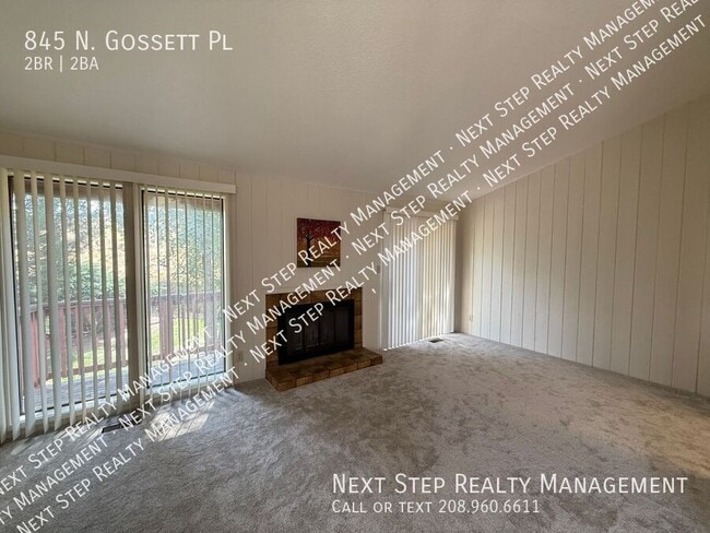 Photo - 845 N Gossett Pl