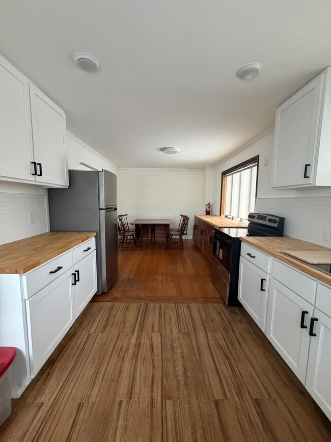 Photo - 108 Essex St