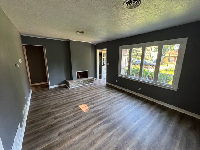 Photo - Cozy 2-Bedroom Home In a Peaceful Neighborhood!