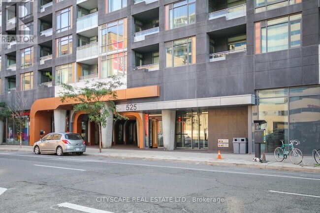 Photo - 525 Adelaide St W Unit 908-T