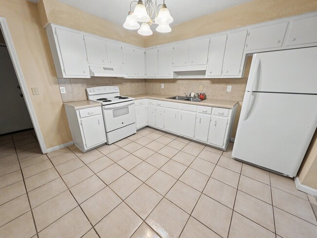 1007 Winton Ave Unit A