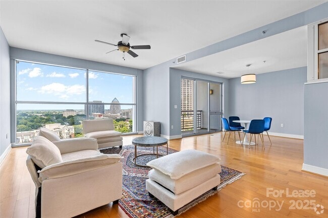 Building Photo - 333 W Trade St Unit 1302 Rental
