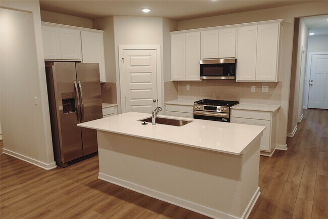 Photo - 8534 Blueberry Ash St