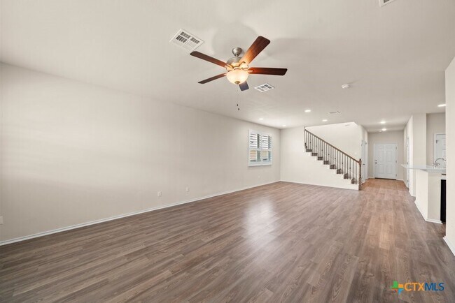 Photo - 145 Goldfinch Dr