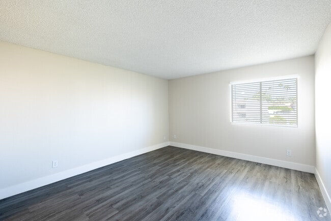 2BR, 2BA - 1,080SF - Bedroom