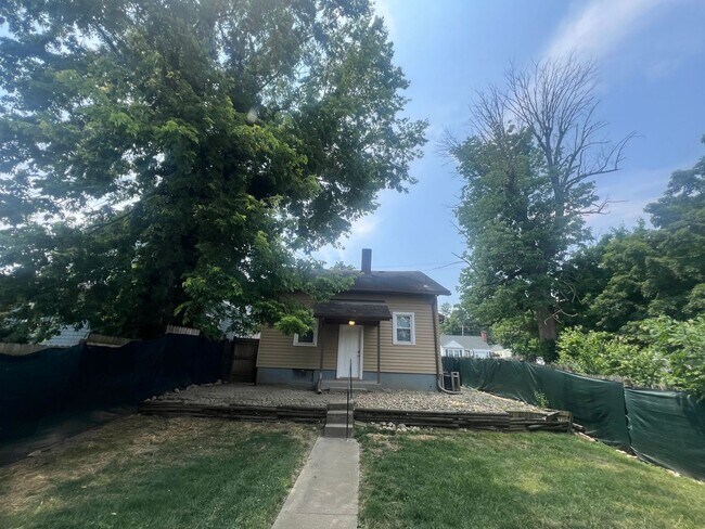 Photo - 530 Millikin 3BR/1BA (Hamilton)