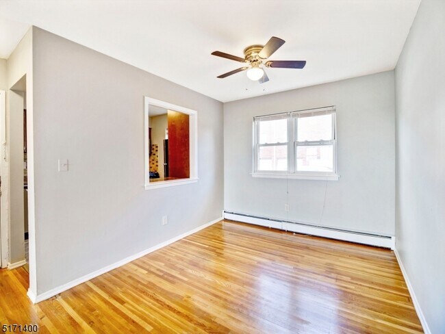 Photo - 2467 NJ-10 Unidad 7B