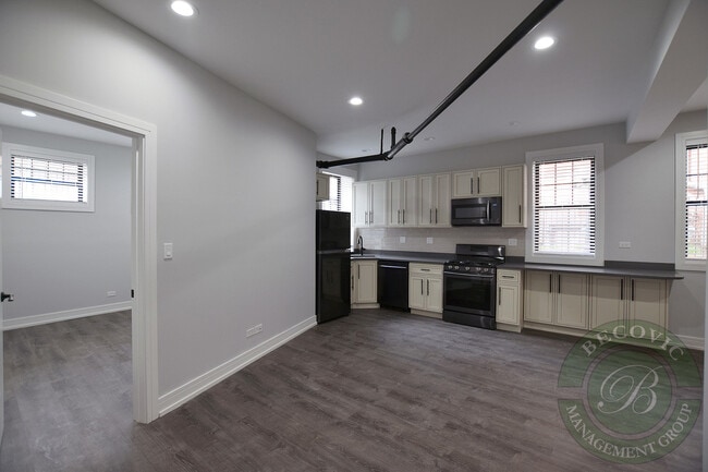 Photo - 6105 N Winthrop Ave