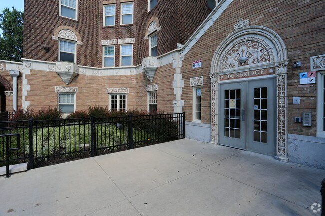 Photo - Bainbridge Apartments