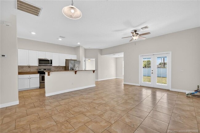 Photo - 1855 17th Ave SW