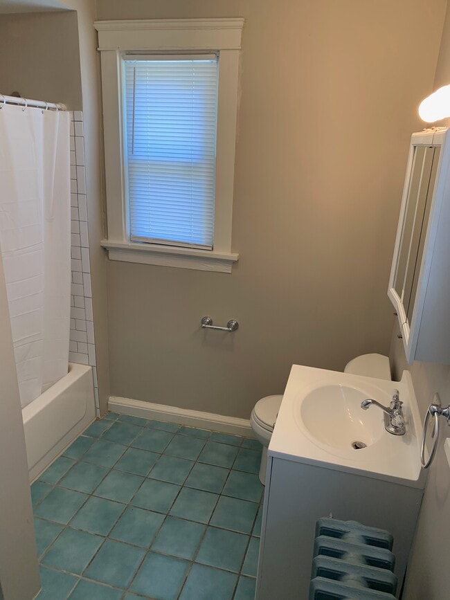 Photo - 2248 Flora St