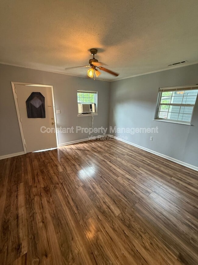 Photo - 1110 Dewey St