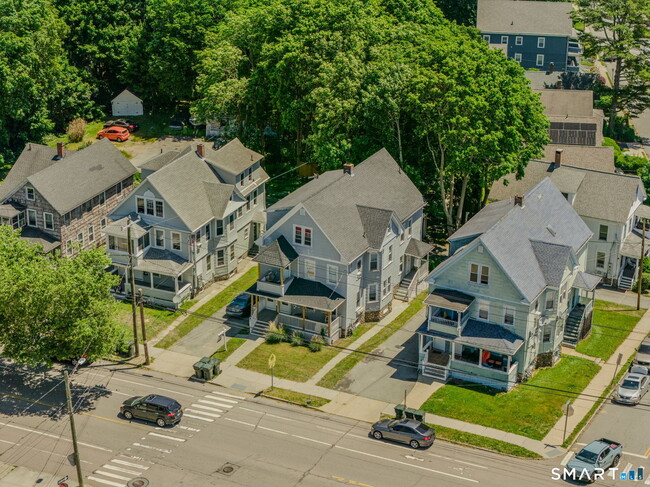 Building Photo - 144-146 Montauk Ave