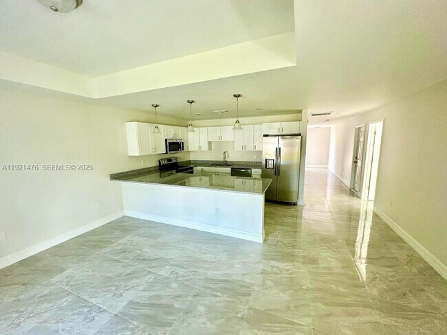 354-356 Bell Blvd S