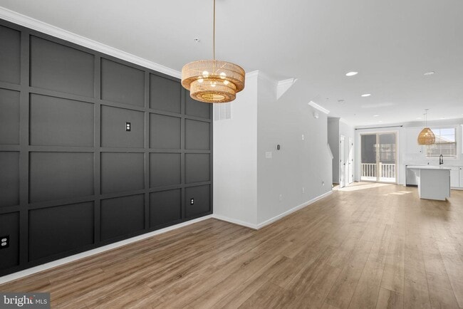 Photo - 257 Redpoll Alley