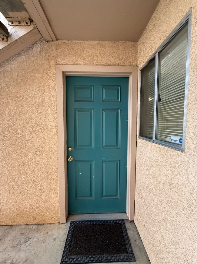 Photo - Downstairs Corner Condo in the Gated Commu... Unidad L110