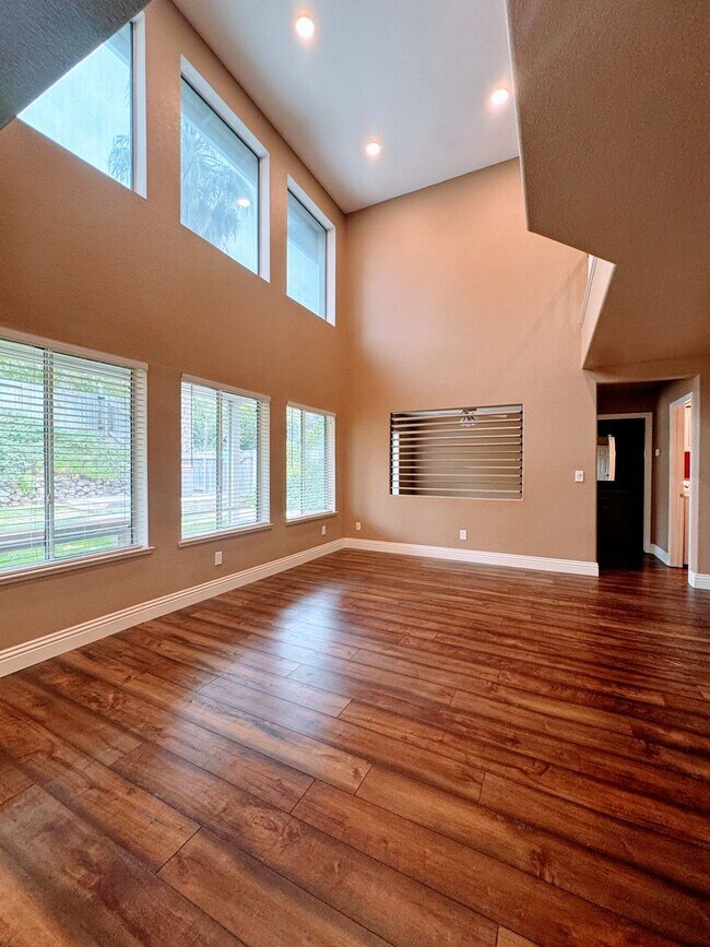 Photo - Spacious4bd home with Loft - Beautiful Folsom Neighborhood