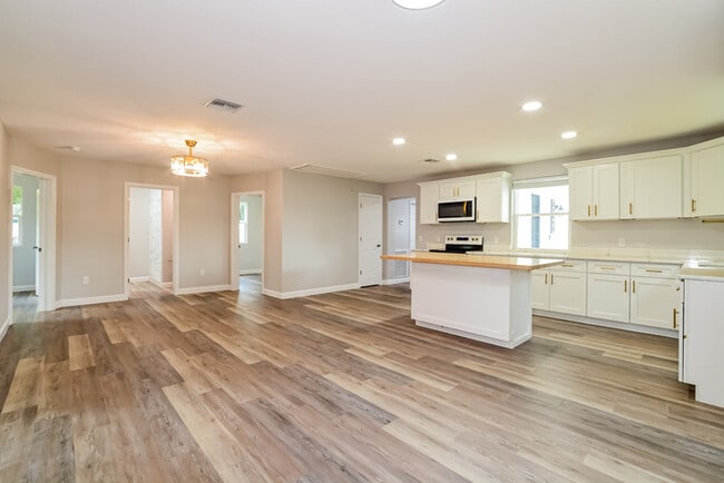 Photo - 37420 New York Ave