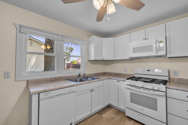 Photo - 8 Crestview Dr