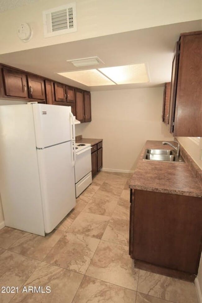 Photo - 8124 N 33rd Dr Unidad #4