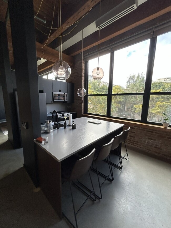 Photo - 1727 S Indiana Ave Unit 201