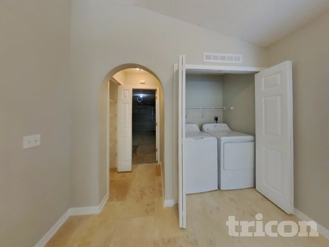 Photo - 7396 Prosperity Park Rd N