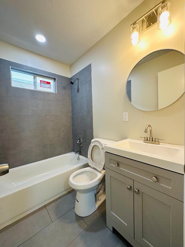 Photo - 4551 Lister Ave