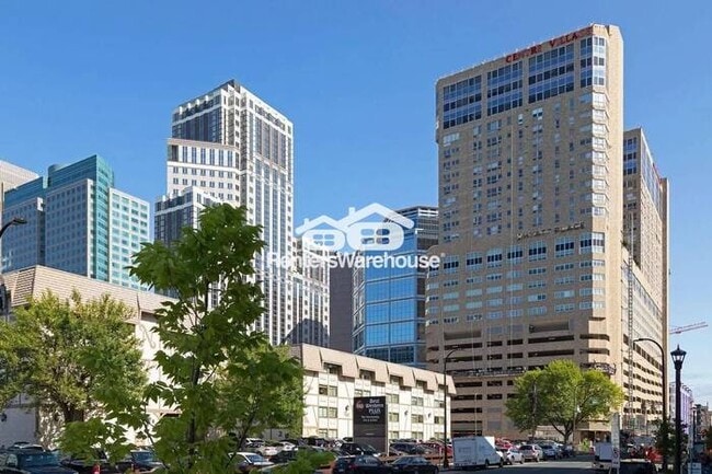 Building Photo - Available July 15th 2 Bedroom 2 Bath Condo in Minneapolis Unit APT 2308
