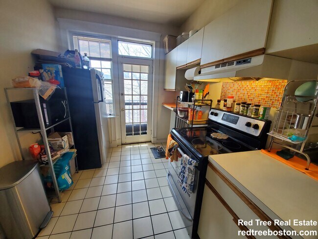 Photo - 153 Strathmore Rd Unit 11