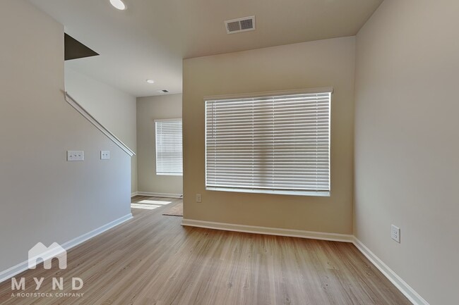 Photo - 1306 Principal Featherstone Ave