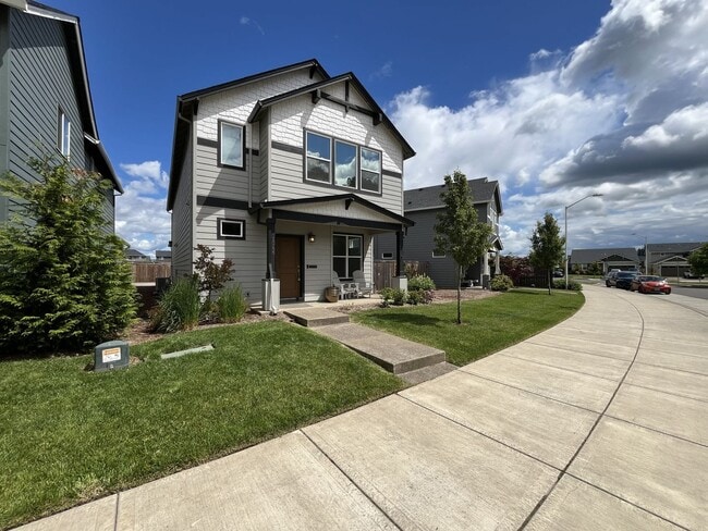 Photo - Spacious Modern Home with Open-Concept Living, Elegant Interior Features & Attached Garage