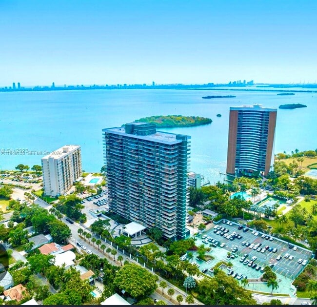 Building Photo - 780 NE 69th St Unit 504