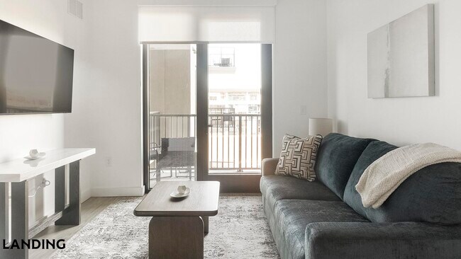 1007 S Mint St Unidad 806