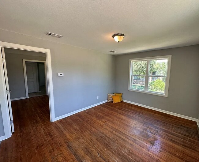 Photo - 1 N Van Buren St Unidad A