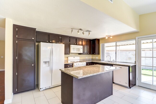 Photo - 5221 Percheron St